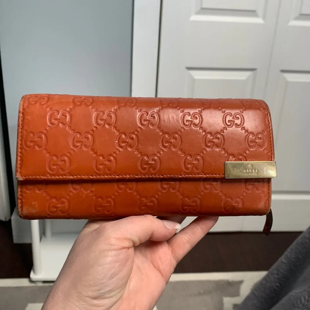 Authentic orange leather Gucci wallet